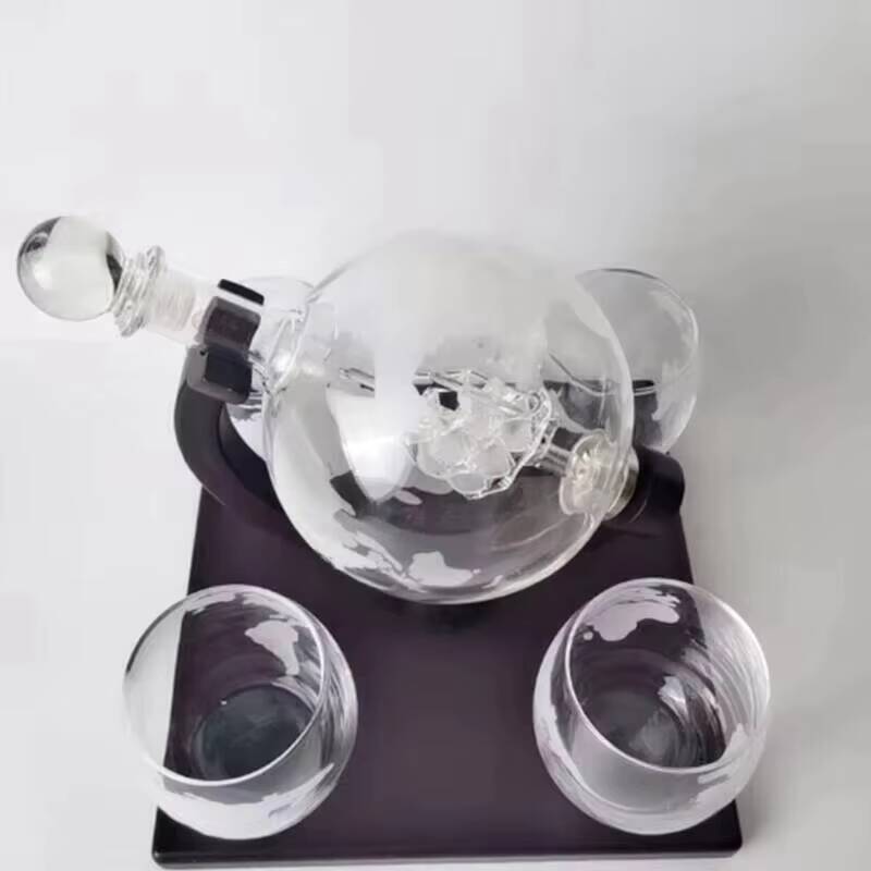 Gorąca karafka do whisky w ksz – Decanter Globe Set recenzja i cena